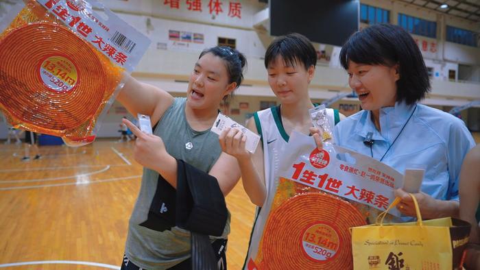 刻苦训练篮球时如何避免受伤的建议_0